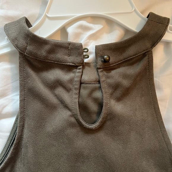 never before worn army green halter top size small - Picture 3 of 4